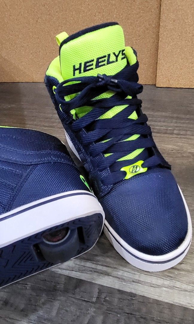 NEW HEELYS UPTOWN ROLLER SHOES Babies Kids Babies Kids Fashion on Carousell