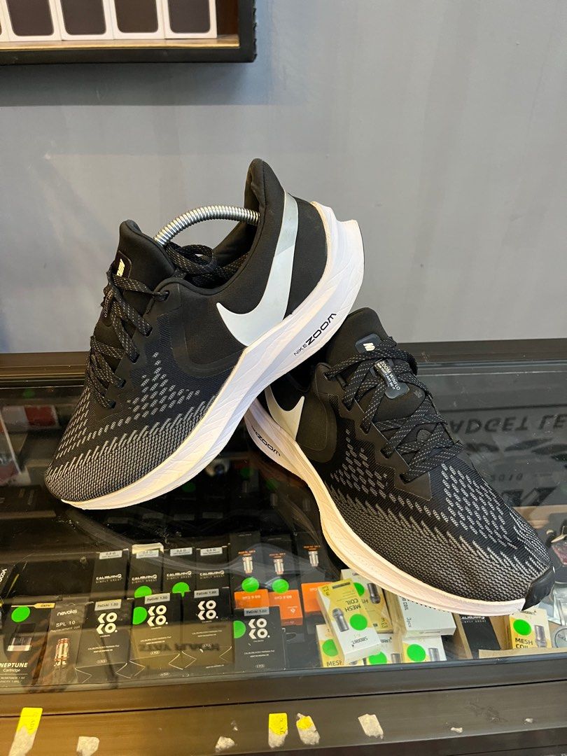 Nike zoom hotsell winflo 6 black