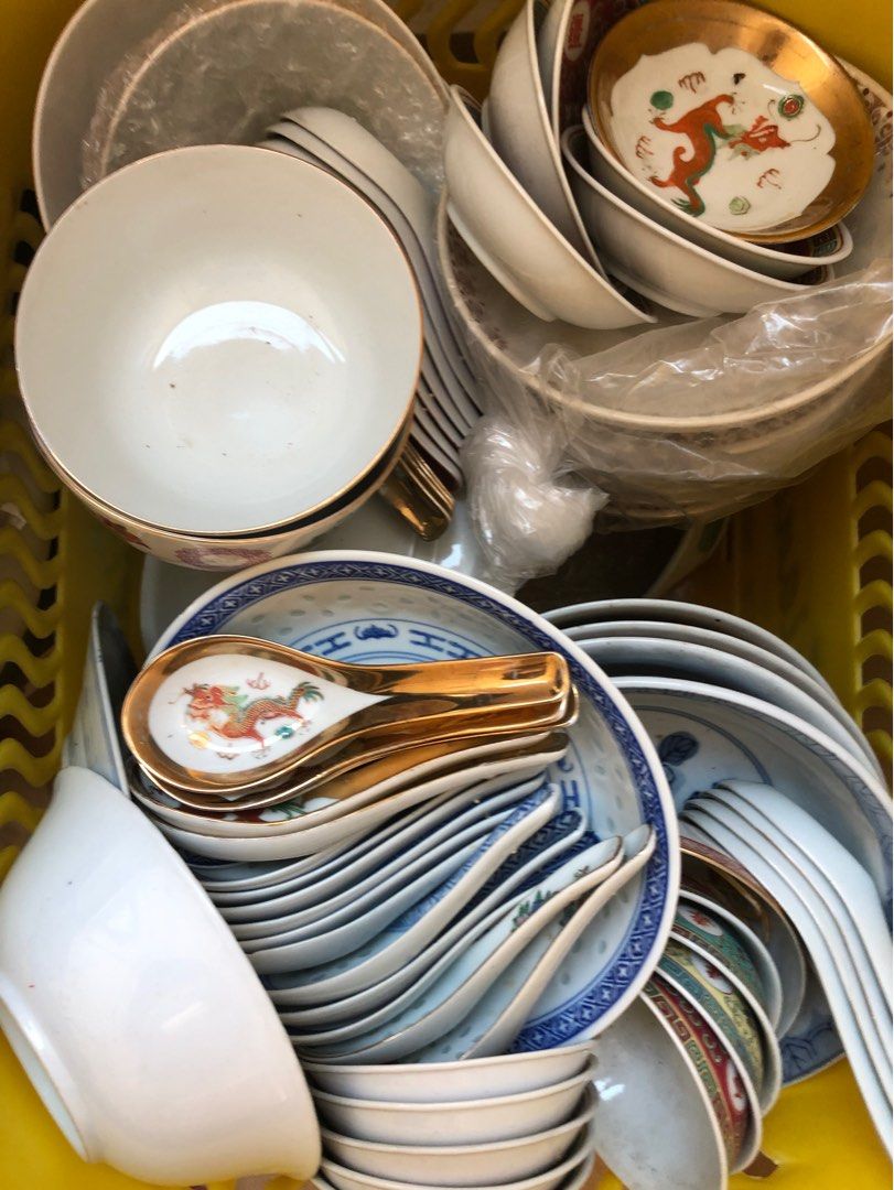 Plates and bowls, cutlery, Hobbies & Toys, Memorabilia & Collectibles