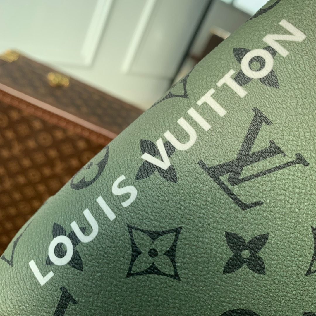 Louis Vuitton Pochette Voyage Souple