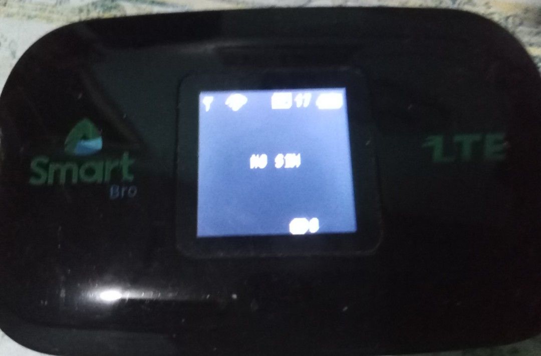 Pocket wifi (Category: Networking) located in Las Pinas. Submitted by livewolf.acddf7 (Listing ID 1259614991, Image 2). Description: Well used. In good condition. Gcash or Palawan express. Item + shipping fee via mr speedy, lalamove, grab or lbc. Can be cod. Brand : smartbro.