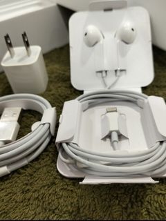 Preloved Original XS MAX Charger & Earpods