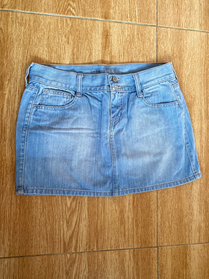 Rok levis, Fesyen Wanita, Pakaian Wanita, Gaun & Rok di Carousell