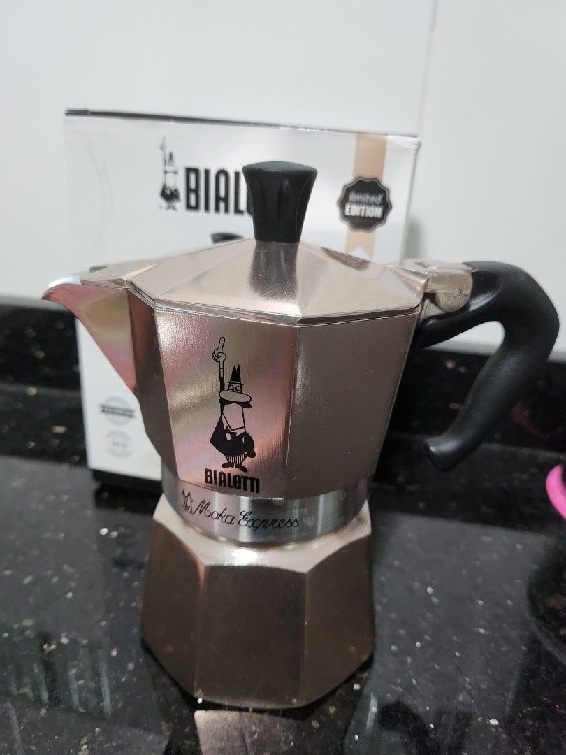 Bialetti Rose gold moka pot 3 cups, TV & Home Appliances, Kitchen