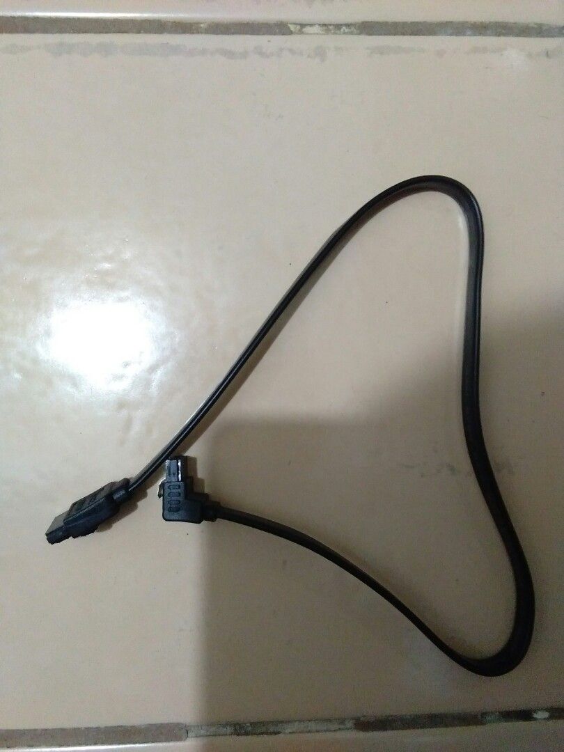 Sata cables (Category: Hard Disks & Thumbdrives) located in Manila. Submitted by noelf.ortiz (Listing ID 1259741089, Image 1). Description: all 9 pieces for only P69.00.