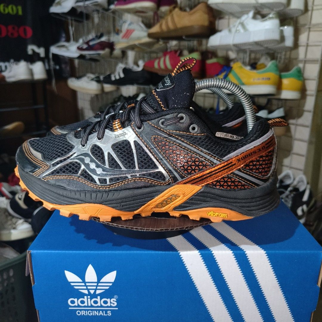 Saucony vibram on sale