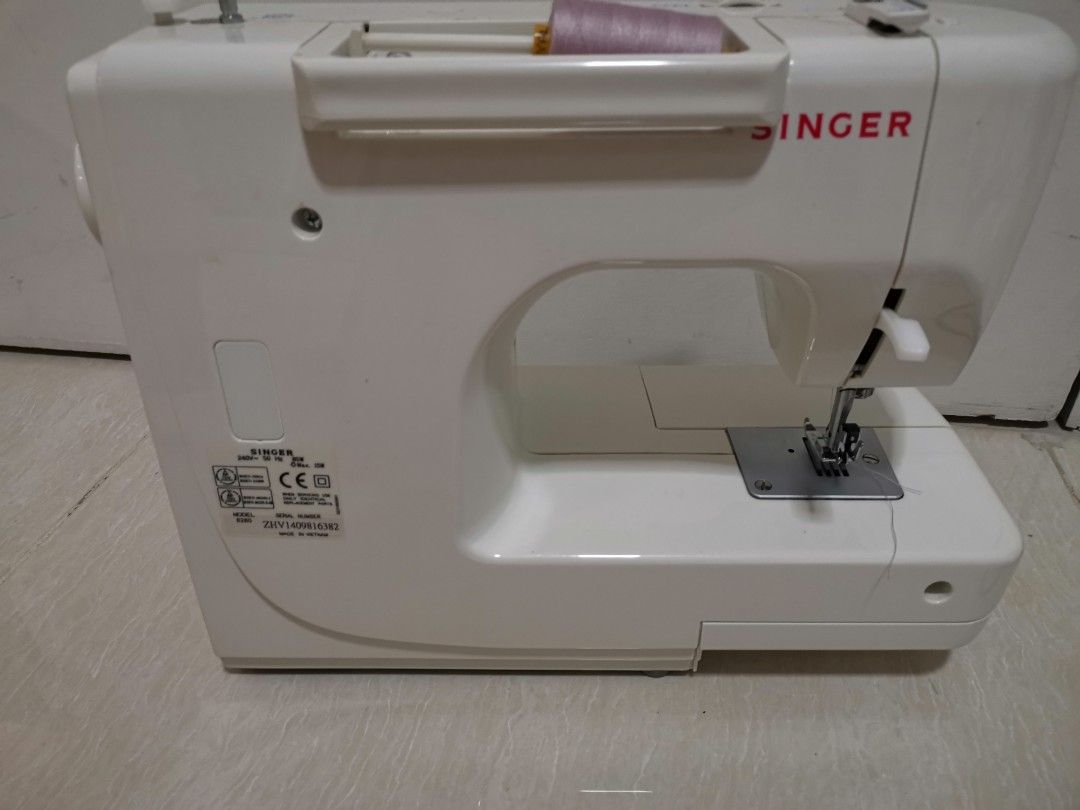 Singer 8280 sewing machine, TV & Home Appliances, Other Home Appliances ...