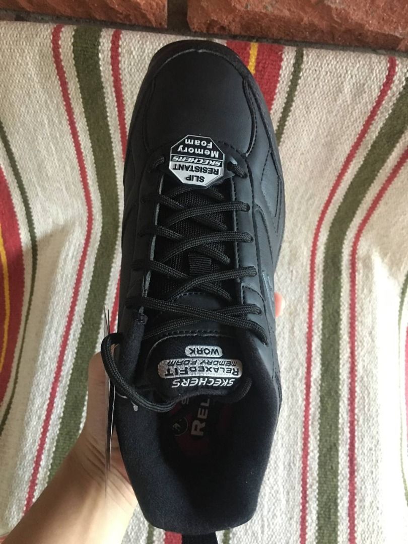 Skechers outlet work dighton