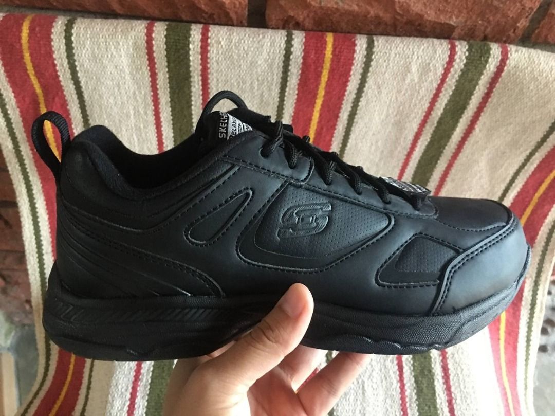 Skechers dighton 2025
