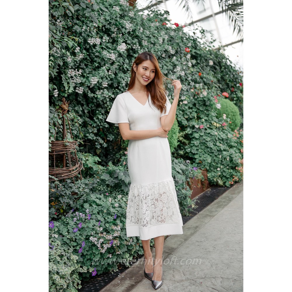 Skylar Lace Hem Midi Dress in White, Women's Fashion, Dresses & Sets ...