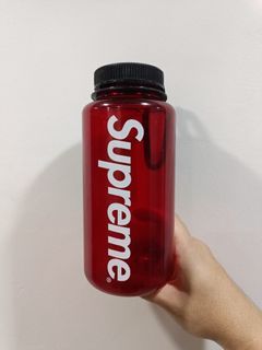 Supreme x Stanley 20 oz Vacuum Insulated Bottle Red NEW 100% Authentic