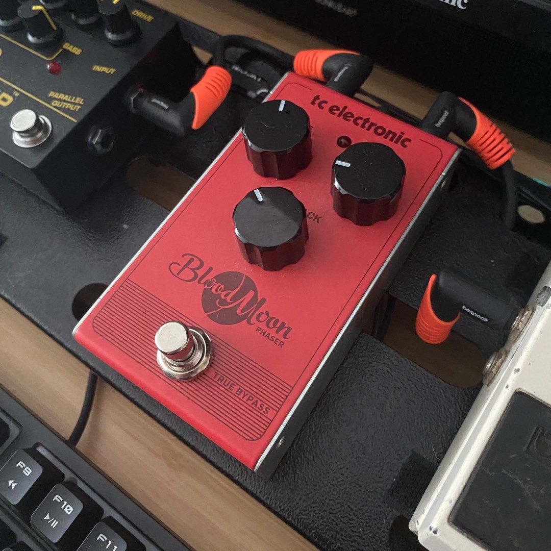 Tc electronic blood shop moon phaser bass