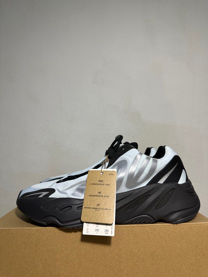 US 7 BNDS Adidas Yeezy 700 MNVN Blue Tint