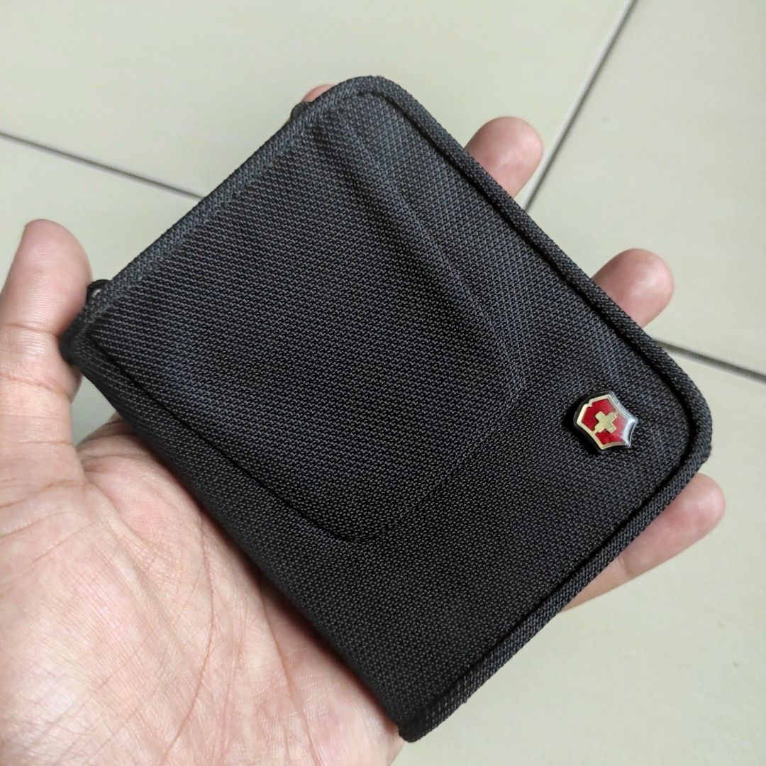 Victorinox Deluxe Black Travel Wallet trifold nylon Luxury Bags