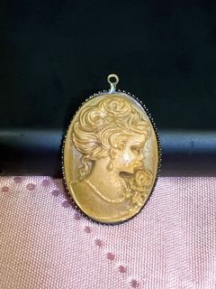 Vintage cameo pendant