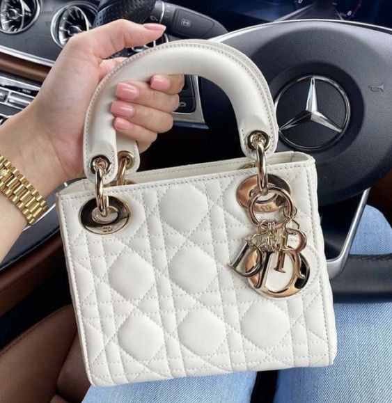 White Lady dior Japan Preloved (Category: Luxury Bags & Wallets) located in Caloocan City. Submitted by noblekrist17970 (Listing ID 1259738016, Image 1). Description: 🇯🇵 Japan Surplus 🇯🇵 Genuine Specs 🇯🇵 No flaws 🇯🇵 QUALITY GUARANTEED .