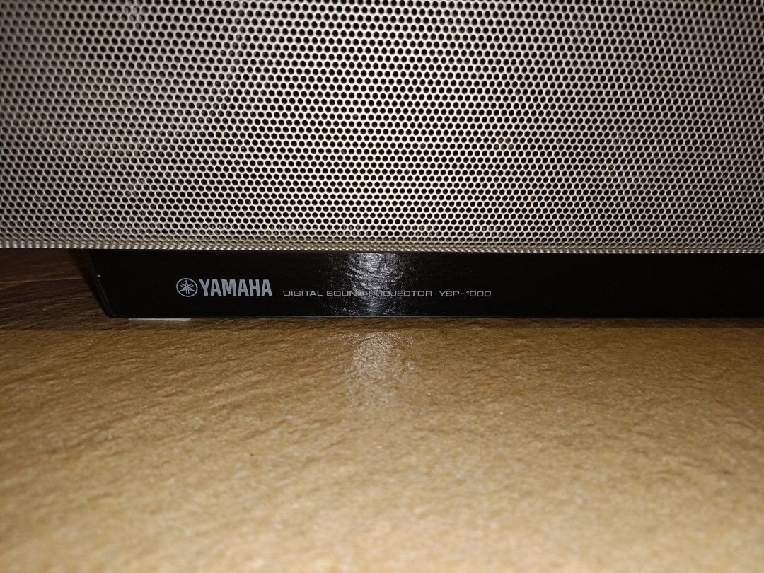 Yamaha YSP 1000 Sound bar subwoofer with Remote works fine can ad