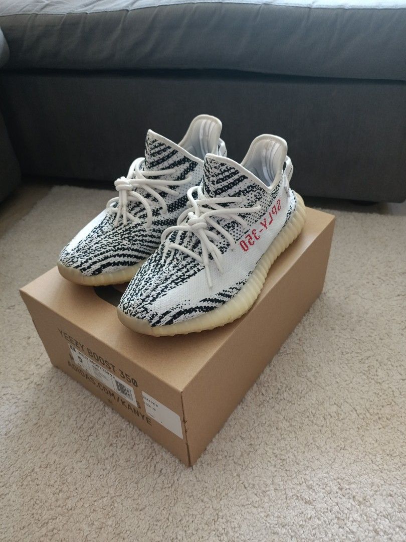 Yeezy Boost 350 V2 Zebra