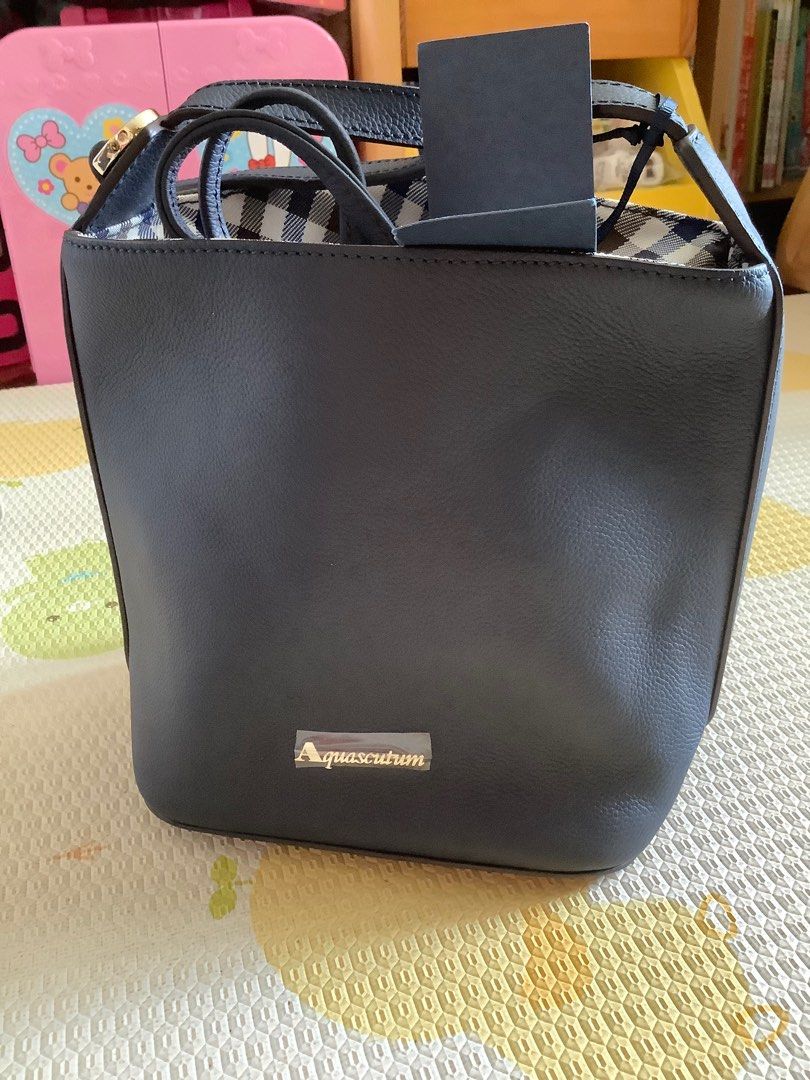 Aquascutum cross on sale body bag