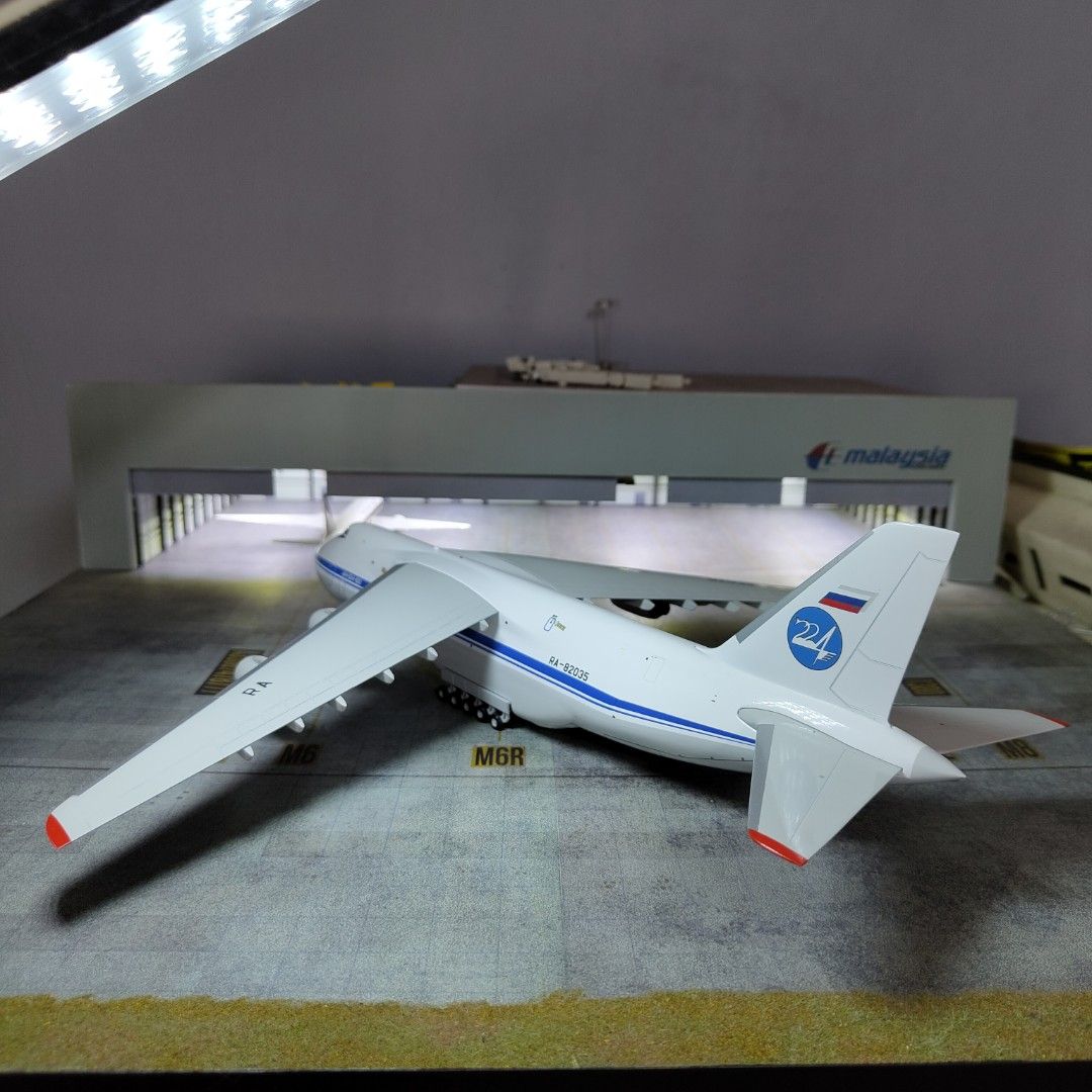 1:200 35CM GeminiJets Antonov AN-124 Transport Airplane Diecast Aircraft Model e