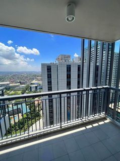 1BR with Balcony & Parking FOR SALE at Park Triangle Residences BGC Taguig - For Rent / Metro Manila / Interior Designed / Condominiums / RFO Unit / NCR / Real Estate Investment PH / Clean Title / Fully Furnished / Ready For Occupancy / Condo Living