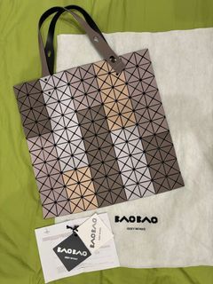 保證正品 95新BAOBAO ISSEY MIYAKE霧面時尚奶茶大地配色PRISM STRIPE 手提/肩背包