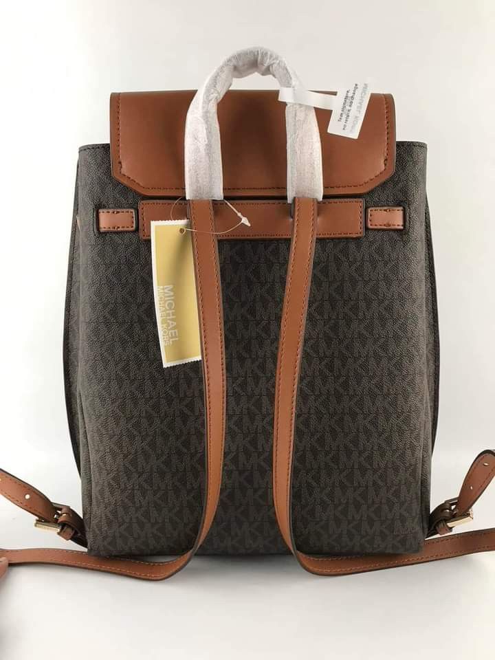 🍀 MK Emilia Backpack (Category: Luxury Bags & Wallets) located in Manila. Submitted by shan_kenz (Listing ID 1259828978, Image 3). Description: 🍀 MK Emilia Backpack ▪️10”L x 11”H x 6”D 💰P2,800 ▪️Actual photo ▪️Plus SF.