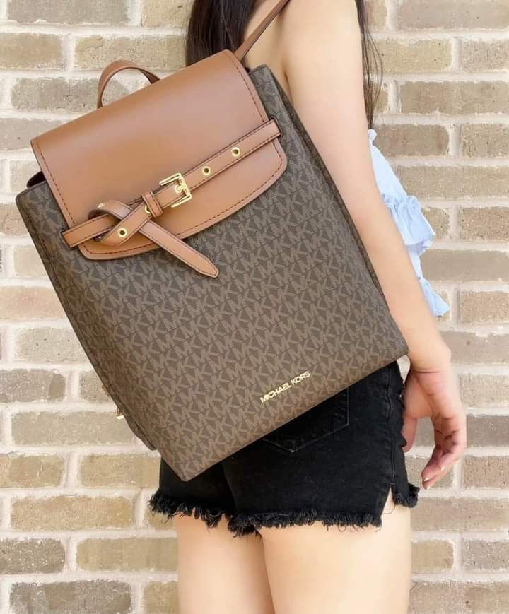 🍀 MK Emilia Backpack (Category: Luxury Bags & Wallets) located in Manila. Submitted by shan_kenz (Listing ID 1259828978, Image 1). Description: 🍀 MK Emilia Backpack ▪️10”L x 11”H x 6”D 💰P2,800 ▪️Actual photo ▪️Plus SF.