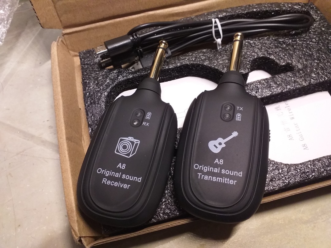 A8 UHF Wireless TransmitterReceiver For Electric, Bass & Acoustic Guitars, Hobbies & Toys