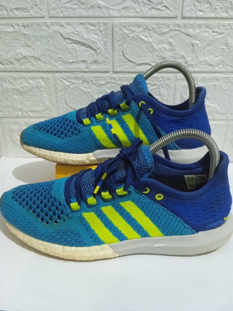 Adidas cosmic boost, Fesyen Pria, Sepatu Sneakers di Carousell