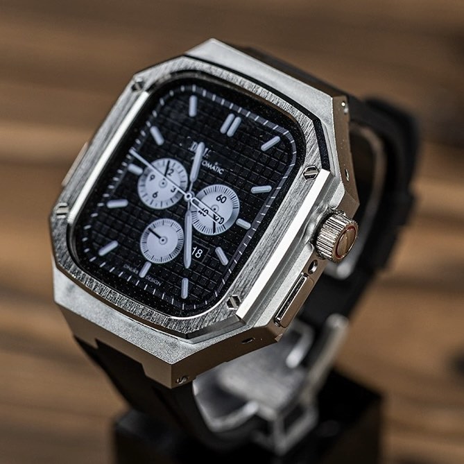 Apple Watch Ultra Metal Case with Rubber Strap, Men's Fashion, Watches