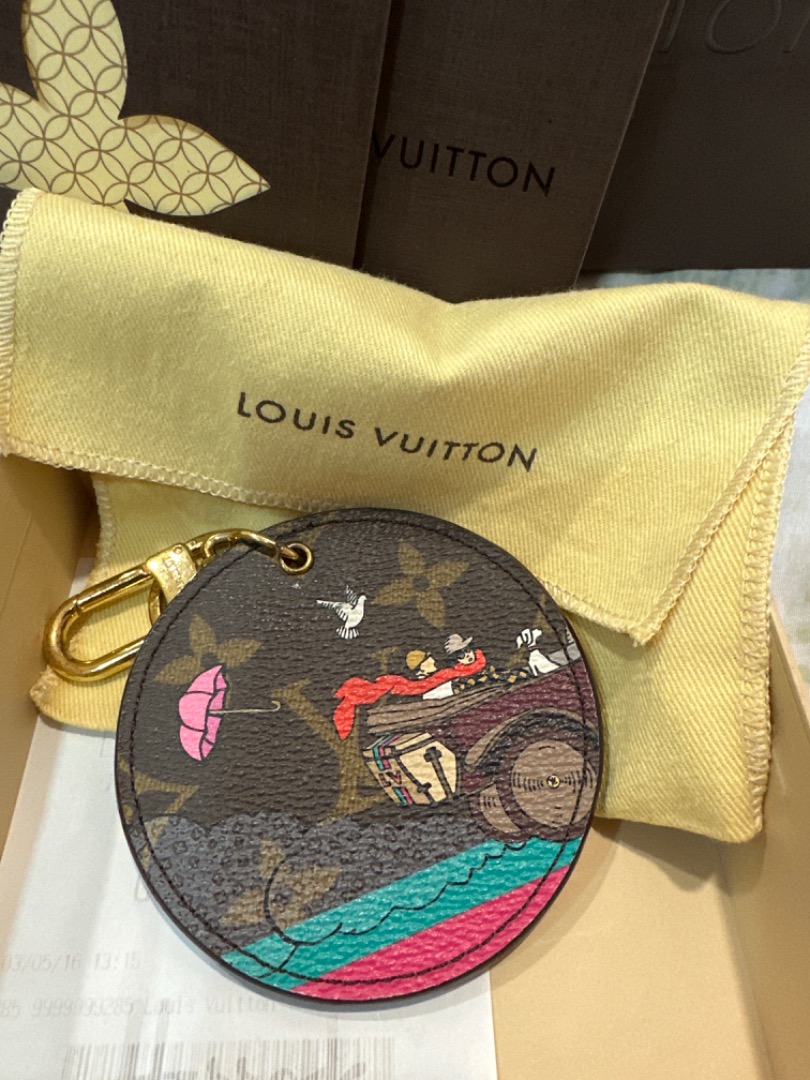 Louis Vuitton Bag Charm Circle Epi Charm And Key Holder. Box Receipt