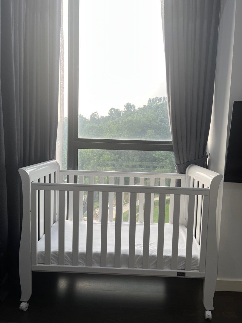 Babyhood classic top sleigh cot
