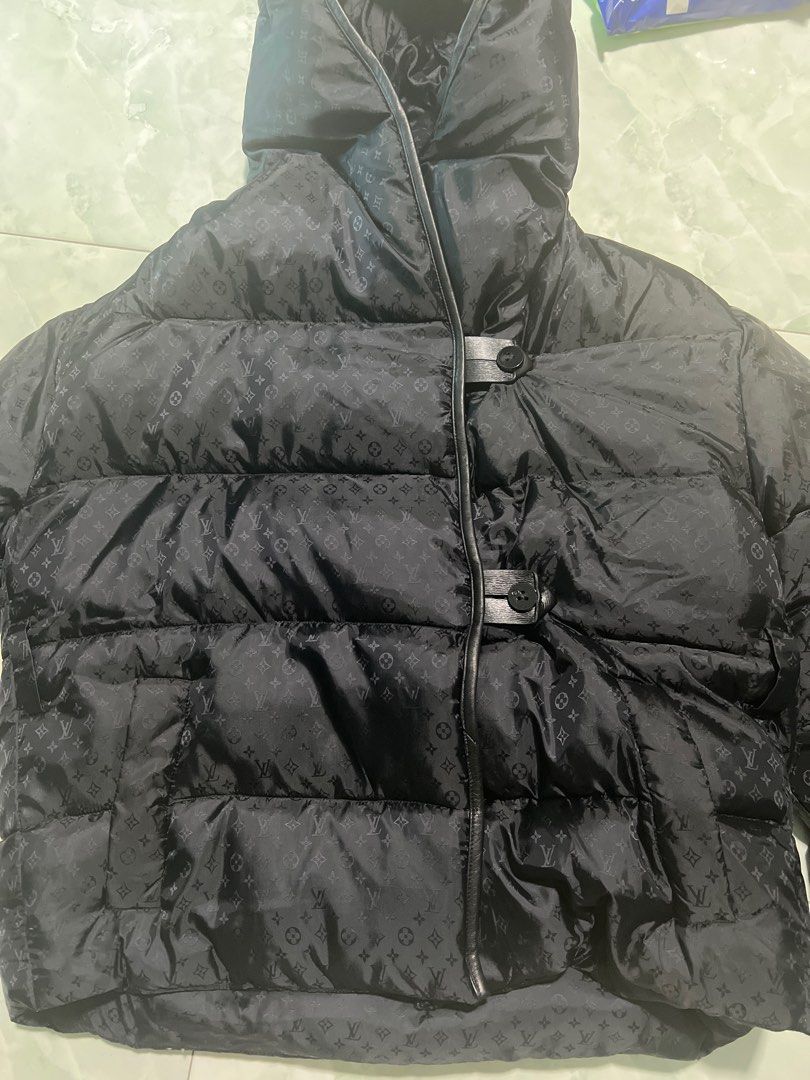 Bnwt LV Winter Jacket down jacket S cutting big up to L, Women's Fashion,  Coats, Jackets and Outerwear on Carousell
