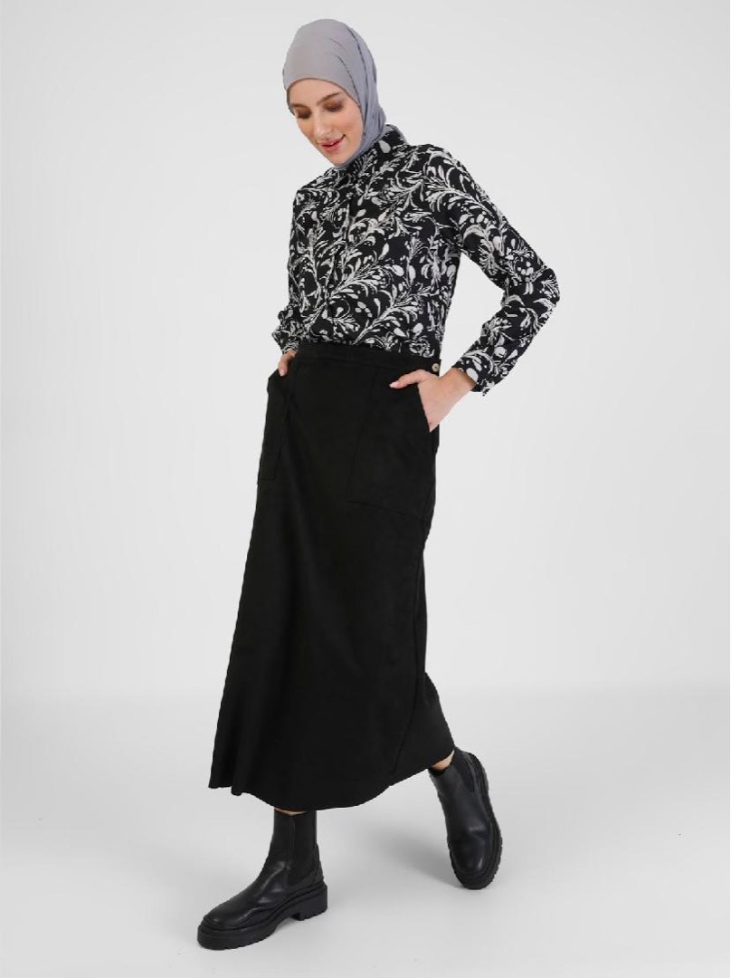 BNWT Modanisa Black Suede A Line Long Muslimah Fashion Skirt