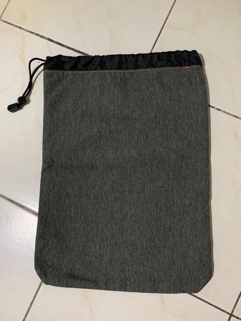 Callaway golf shoes pouch (Category: Golf) located in Angeles City. Submitted by seol1108 (Listing ID 1259888446, Image 2). Description: Brand new.
