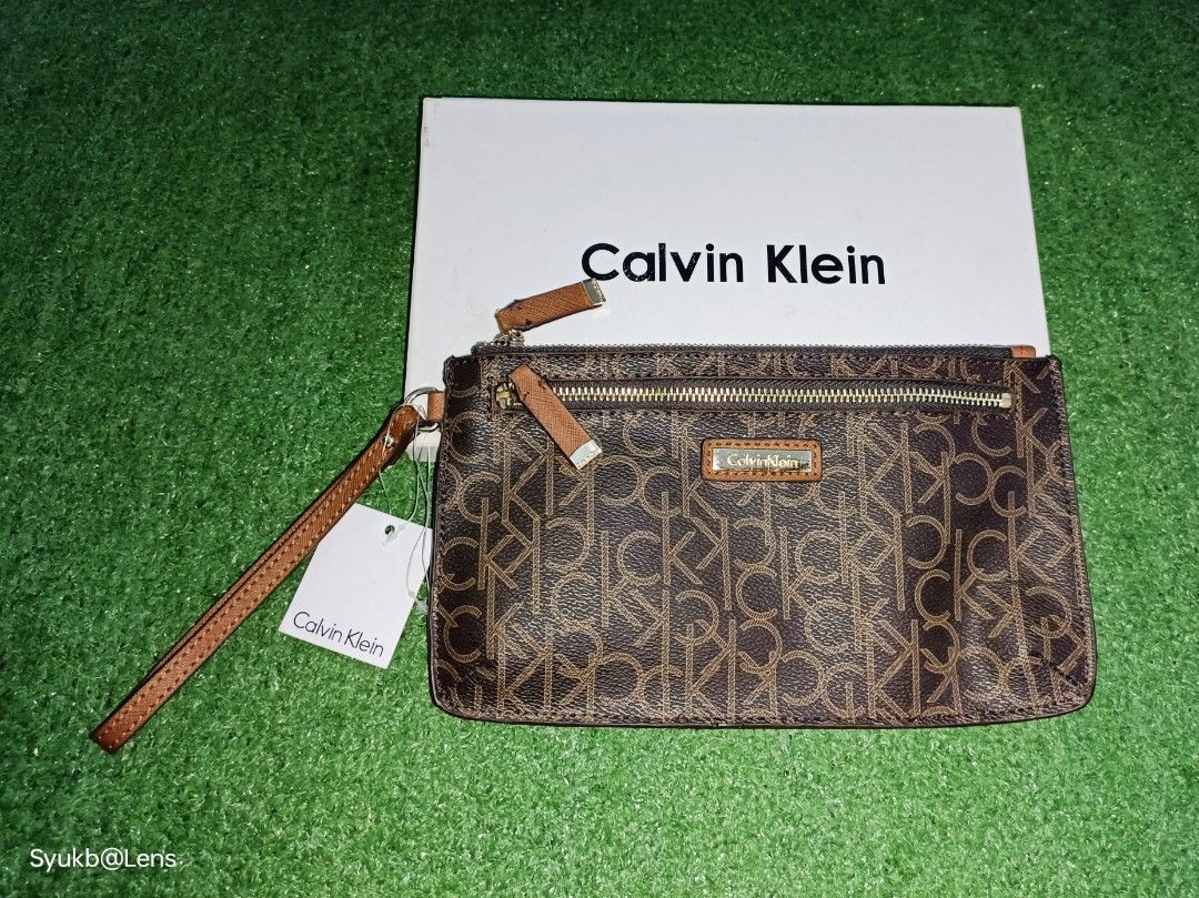 Calvin hotsell klein clutch
