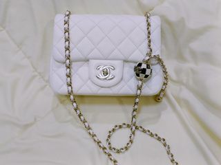 Pre-owned Chanel Mini Business Affinity Flap Bag In White