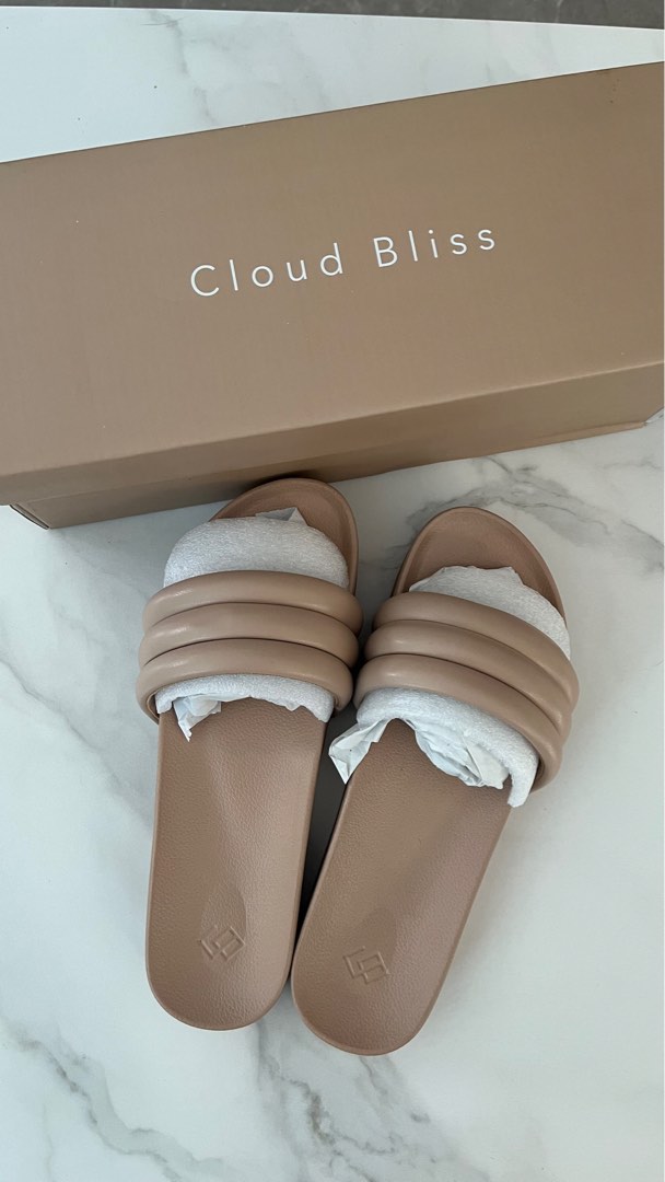 Cloud bliss sandals outlet