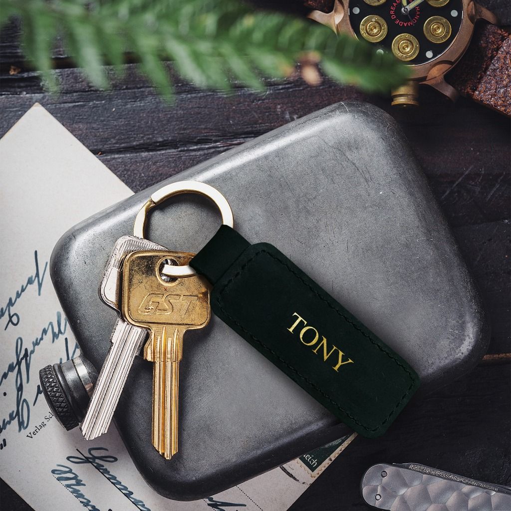 Mens luxury keychain hot sale