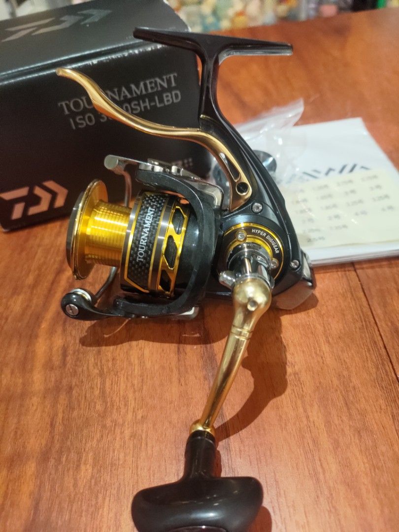 Daiwa tournament iso 3000sh lbd, 運動產品, 釣魚- Carousell