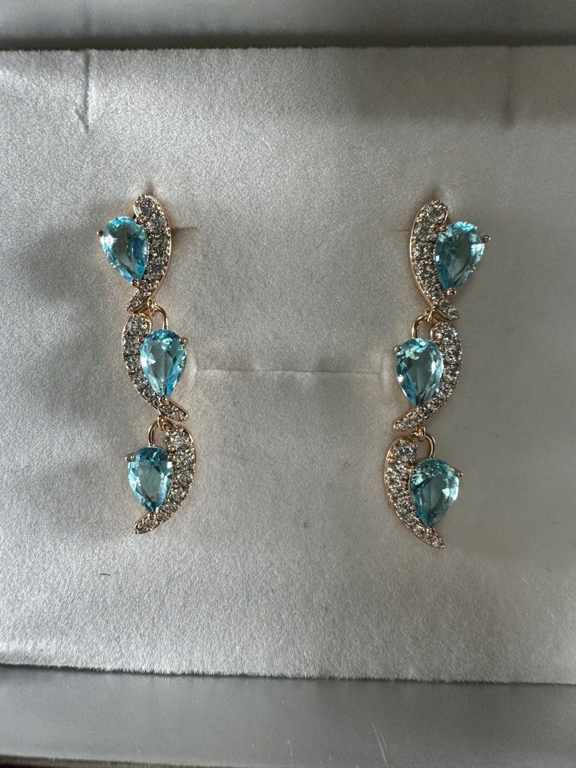 Dangling earrings (Category: Earrings) located in San Juan City. Submitted by vmdln (Listing ID 1259834464, Image 1). Description: Hypoallergenic Rosegold setting Full of stones .