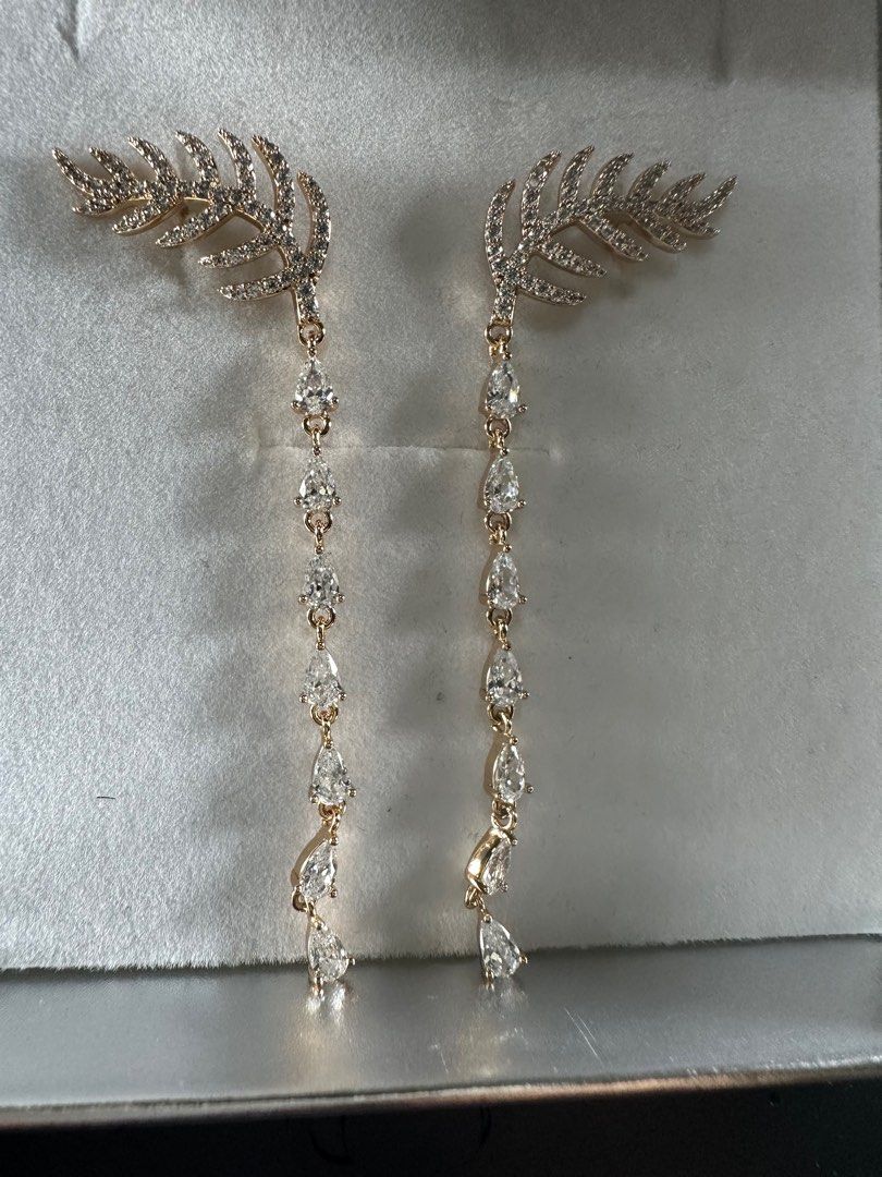 Dangling earrings (Category: Earrings) located in San Juan City. Submitted by vmdln (Listing ID 1259834691, Image 1). Description: Rosegold setting Hypoallergenic .
