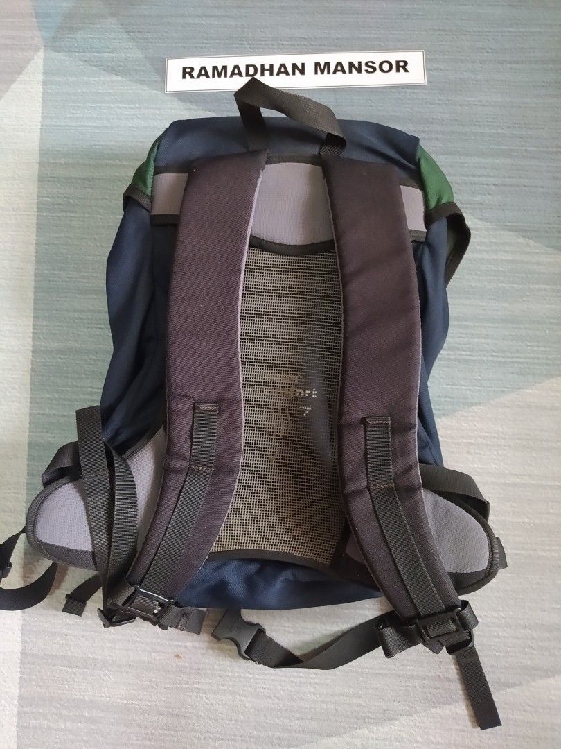 DEUTER AIRCOMFORT 25 Men s Fashion Bags Backpacks on Carousell