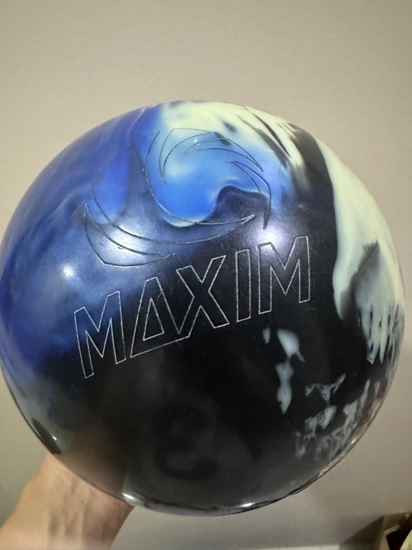 Ebonite Maxim bowling ball, Sports Equipment, Sports & Games, Billiards