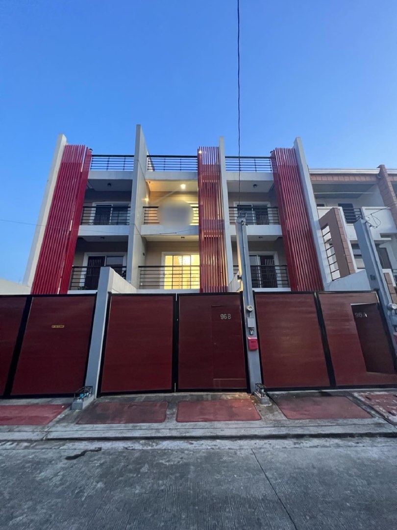 FOR SALE 4 STOREY TOWNHOUSE IN KAMUNING QUEZON CITY, Property, For Sale