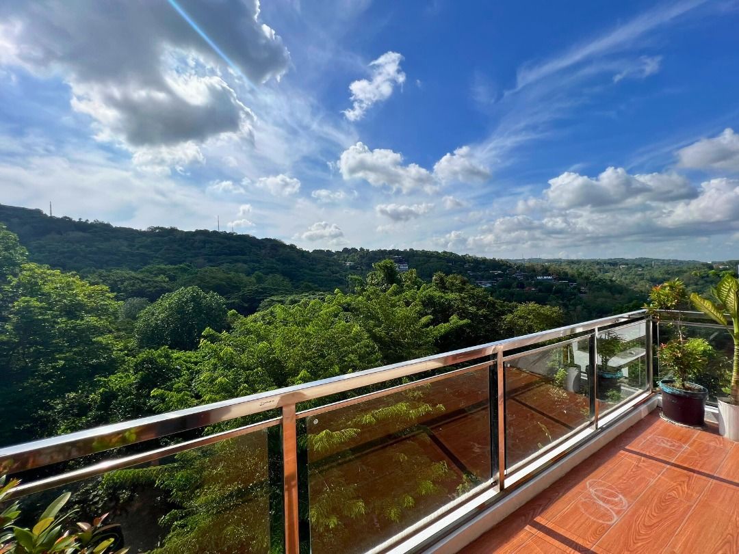 For Sale: House and Lot with Overlooking View in Town and Country ...