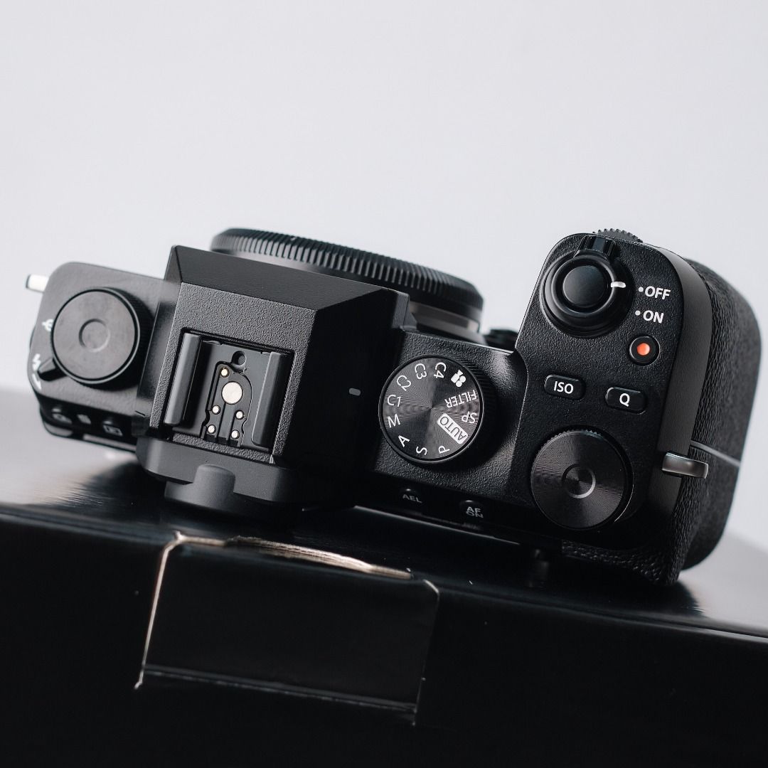 Fujifilm X-S10 (like-new, warranty, 124sc) fuji xs10 mirrorless camera ...