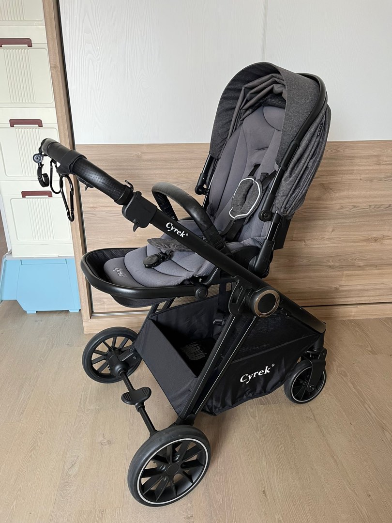 German made Sturdy strollerakin to stokke, Babies & Kids, Going Out
