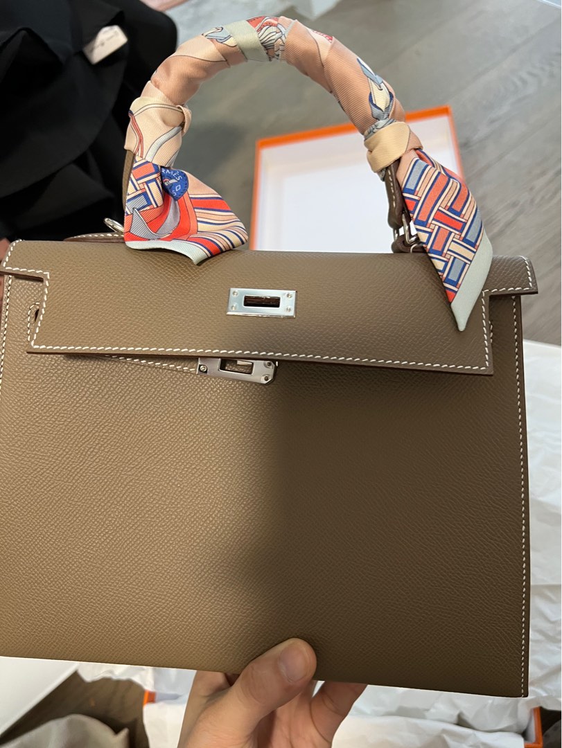 Hermes Kelly 25 in vert fonce Togo ghw, Luxury, Bags & Wallets on Carousell